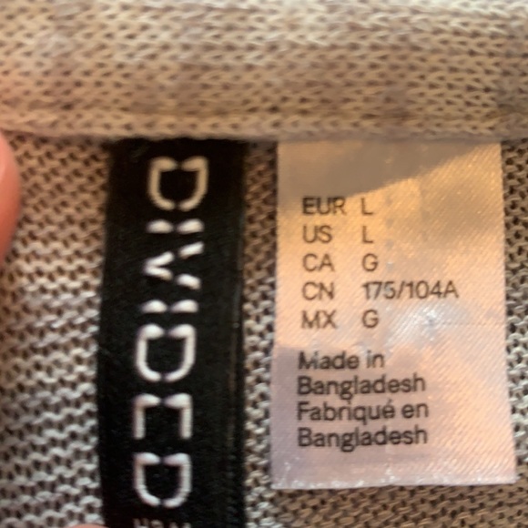 Gray Round Neck Top With Tie Open Back - Picture 3 of 5